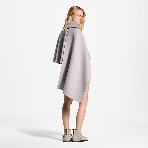Asymmetrischer Cape-Mantel mit Mahina-Motiv in Damen's Ready to Wear Mäntel und Jacken collections by Louis Vuitton (Zoom)