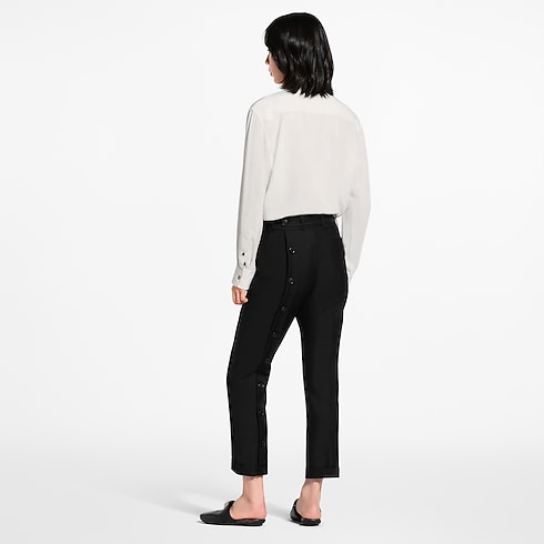 Bluse mit Monogram-Kragen in Damen's Ready to Wear Tops collections by Louis Vuitton (Zoom)