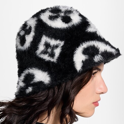 Bonnet LV Fluffy Monogram S00 in Femme's Accessoires Chapeaux et Casquettes collections by Louis Vuitton (Zoom produit)