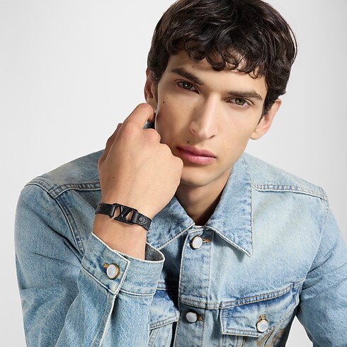 Bracelet LV Slim Dimension réversible in Homme's Bijoux Bracelets collections by Louis Vuitton (Zoom produit)