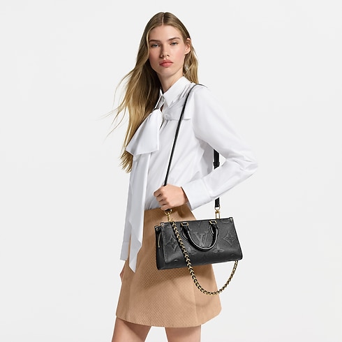 Cabas OnTheGo East West Cuir Monogram Empreinte in Femme's Nouveautés Femme } collections by Louis Vuitton (Zoom produit)