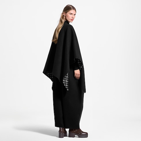 Cape My Monogram S00 in Femme's Accessoires Tous les accessoires collections by Louis Vuitton (Zoom produit)