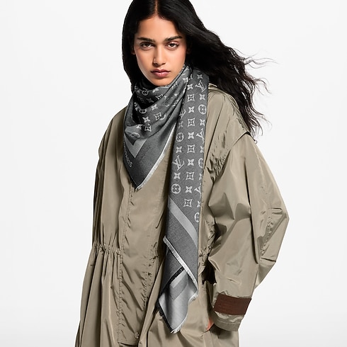 Châle Monogram Denim S00 in Femme's Accessoires Châles collections by Louis Vuitton (Zoom produit)