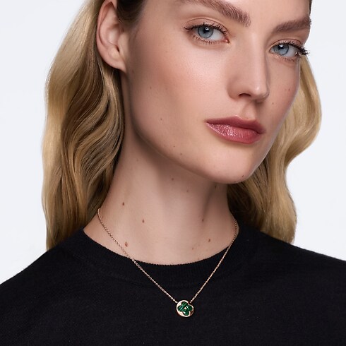 Collier pendentif Sun Color Blossom M, or rose et malachite in Joaillerie's Catégories Colliers et pendentifs collections by Louis Vuitton (Zoom produit)