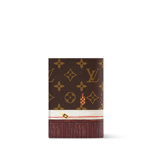 Couverture Passeport Autres Toiles Monogram in Femme's Portefeuilles et petite maroquinerie Porte-cartes et porte-clés collections by Louis Vuitton (Zoom produit)