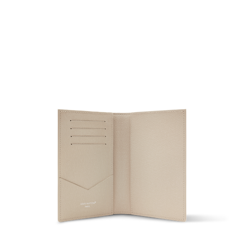 Couverture Passeport Autres Monogram in Homme's Voyage Accessoires de voyage collections by Louis Vuitton (Zoom produit)