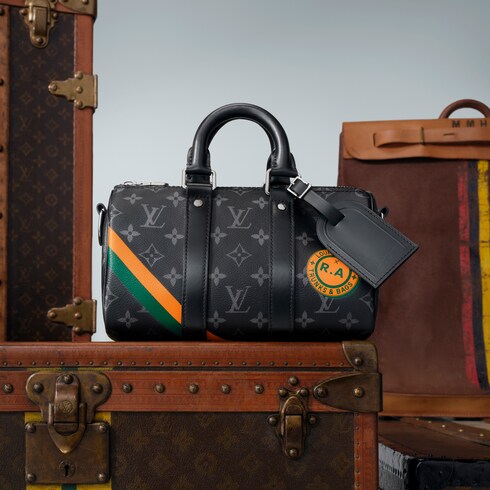 Keepall 25 mit Schulterriemen Monogram Eclipse in Geschenkideen's Family Month Gift Guide } collections by Louis Vuitton