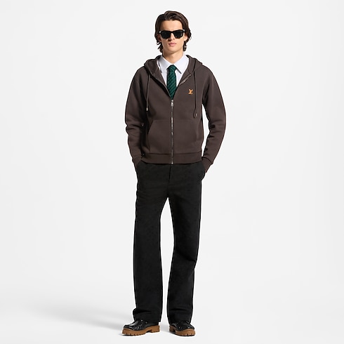 Legere Hose mit Monogram Surplus Motiv getragene Ansicht