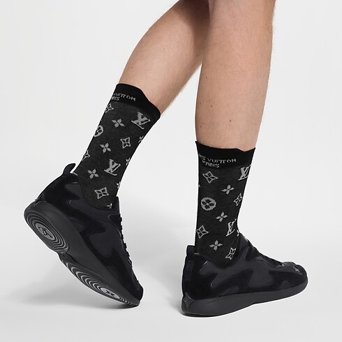 Monogram Reflective Socken S00 in Herren's Accessoires Hüte, Mützen und Handschuhe collections by Louis Vuitton (Zoom)