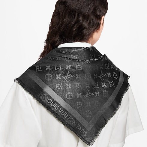 Monogram Shine Tuch S00 in Damen's Accessoires Schals collections by Louis Vuitton (Zoom)