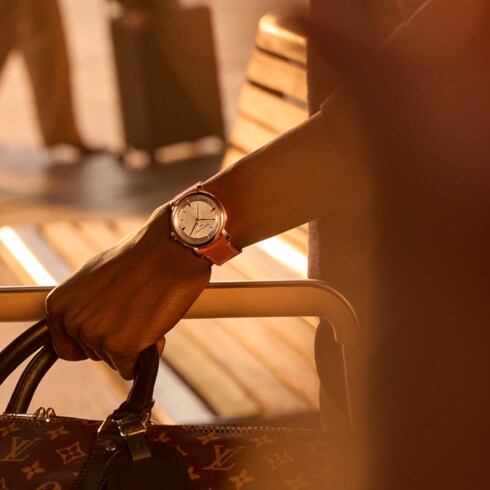 Montre Louis Vuitton Escale, Automatique, 39 mm, or rose in Montres's Toutes les montres } collections by Louis Vuitton