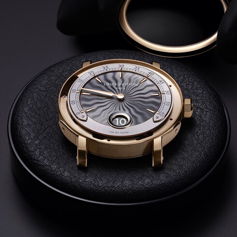 Montre Louis Vuitton Escale Répétition Minutes, manuel, 40 mm, or rose in Montres's Toutes les montres } collections by Louis Vuitton