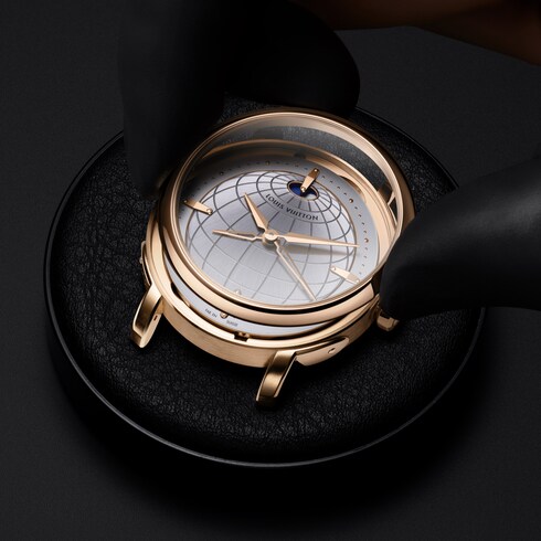 Montre Louis Vuitton Escale Twin Zone, Automatique, 40 mm, or rose in Montres's Toutes les montres } collections by Louis Vuitton