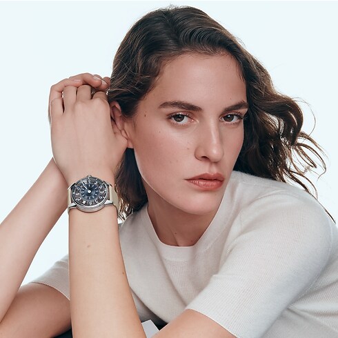 Montre Tambour Spin Time Air, Automatique, 42,5 mm, or blanc in Montres's Toutes les montres } collections by Louis Vuitton (Zoom produit)