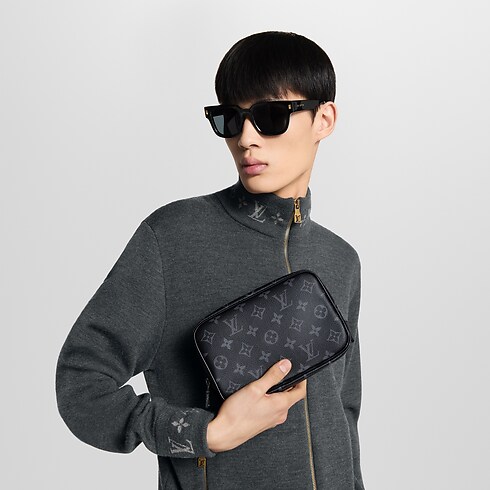 Poche Toilette PM Toile Monogram Éclipse in Homme's Voyage Accessoires de voyage collections by Louis Vuitton (Zoom produit)