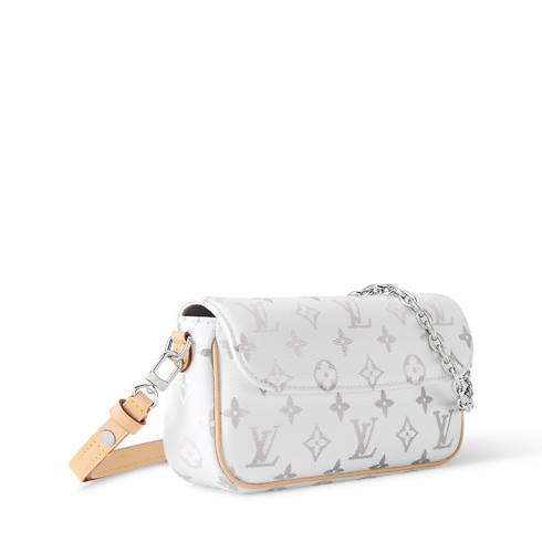 Portefeuille chaîne Ivy Autres Toiles Monogram in Femme's Portefeuilles et petite maroquinerie Portefeuille chaîne et micro sacs collections by Louis Vuitton (Zoom produit)