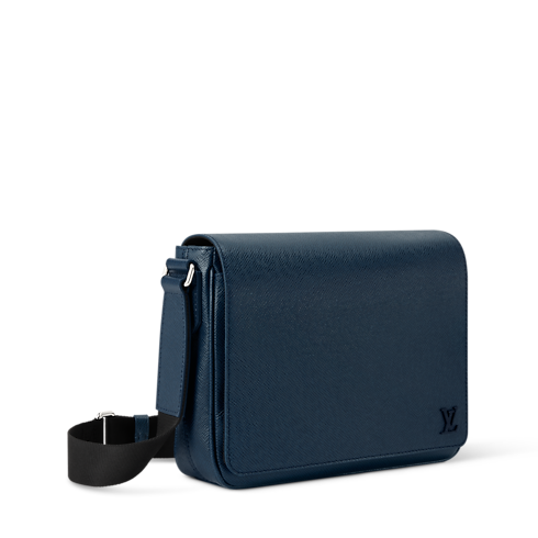 Sac District PM Cuir Taïga in Homme's Sacs Tous les sacs collections by Louis Vuitton (Zoom produit)