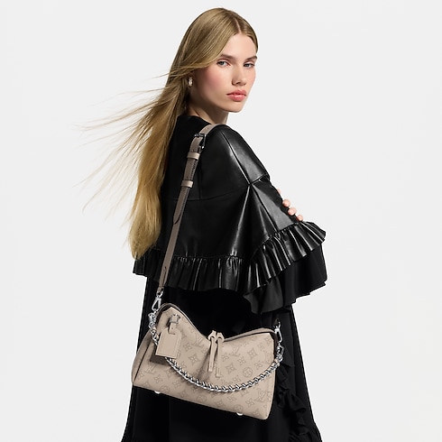 Sac Hand It All PM Cuir Mahina in Femme's Nouveautés Femme } collections by Louis Vuitton (Zoom produit)