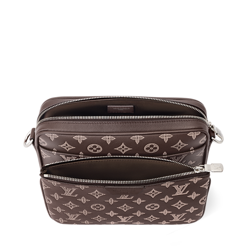 Sac Trio Messenger Monogram Shadow in Homme's Sacs Tous les sacs collections by Louis Vuitton (Zoom produit)