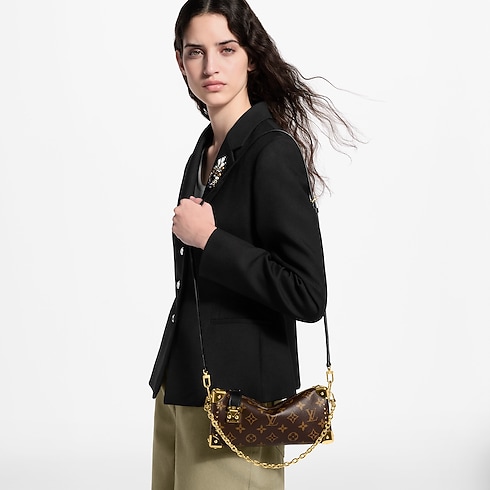 Slim Trunk Monogram Canvas in Damen's Geldbörsen und Kleinlederwaren Alle Geldbörsen und Kleinlederwaren collections by Louis Vuitton (Zoom)