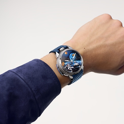 Tambour Galactique, manuel, 46,7 mm, titane et or blanc in Montres's Toutes les montres } collections by Louis Vuitton (Zoom produit)