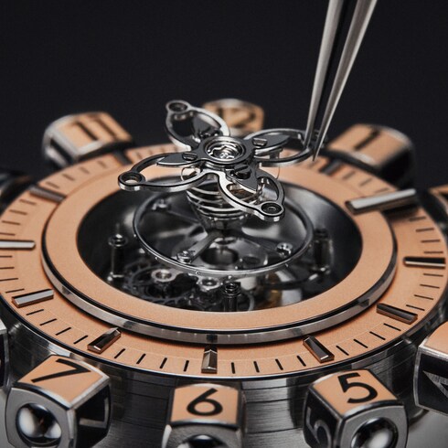 Tambour Spin Time Air Flying Tourbillon, Automatikuhrwerk, 42,5 mm, Platin in Uhren's Alle Uhren } collections by Louis Vuitton
