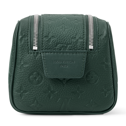 Trousse de toilette Dopp Kit Taurillon Monogram in Malles, Voyage et Maison's Sacs de voyage et Bagages roulants Accessoires de voyage collections by Louis Vuitton (Zoom produit)
