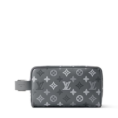 Trousse de toilette Locker Dopp Kit Monogram Shadow in Homme's Voyage Accessoires de voyage collections by Louis Vuitton (Zoom produit)